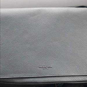 Micheal KORS Cross body bag.